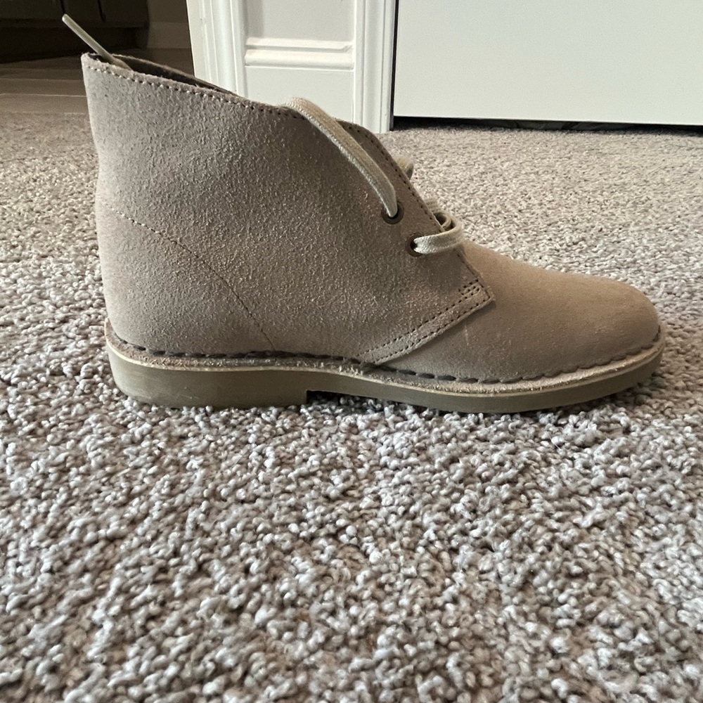 Clarks Women's Tan Suede Desert Boot Size 8 - Picture 7 of 15